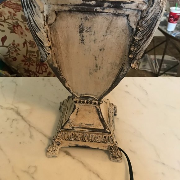 Farmhouse Vintage Chic Lamp - Picture 3 of 9